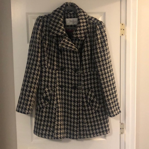 š§Ø Jessica Simpson Houndstooth Coat